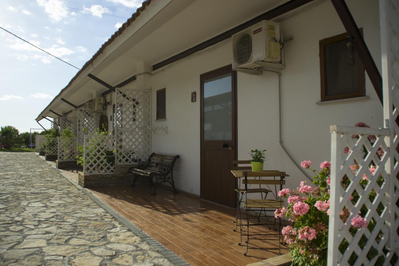 Fontana La Pietra Villa Пистичи Екстериор снимка