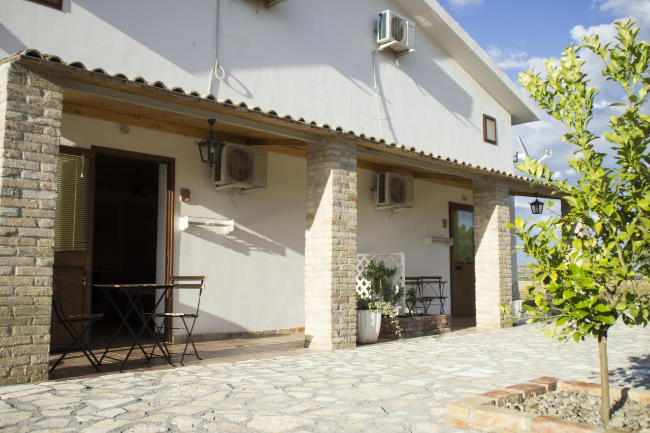 Fontana La Pietra Villa Пистичи Екстериор снимка