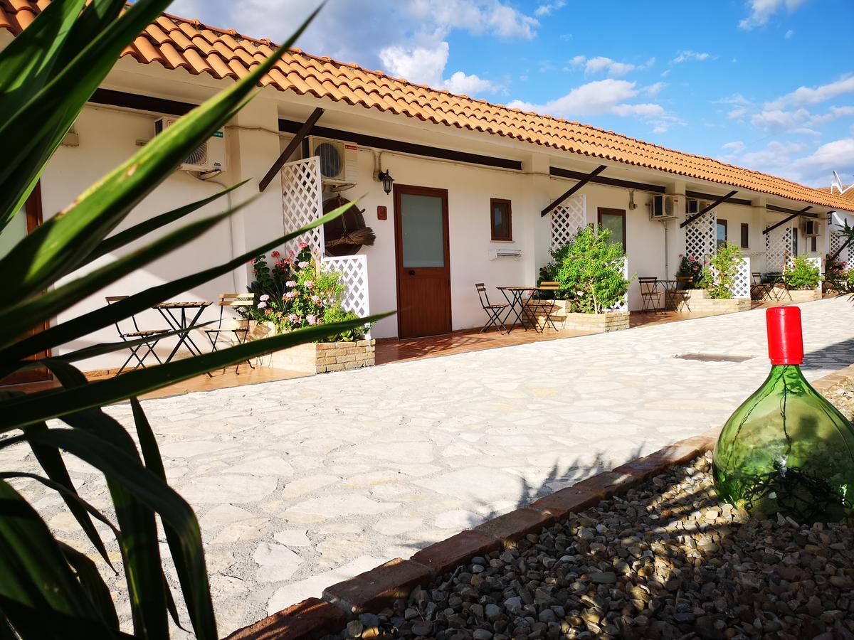 Fontana La Pietra Villa Пистичи Екстериор снимка