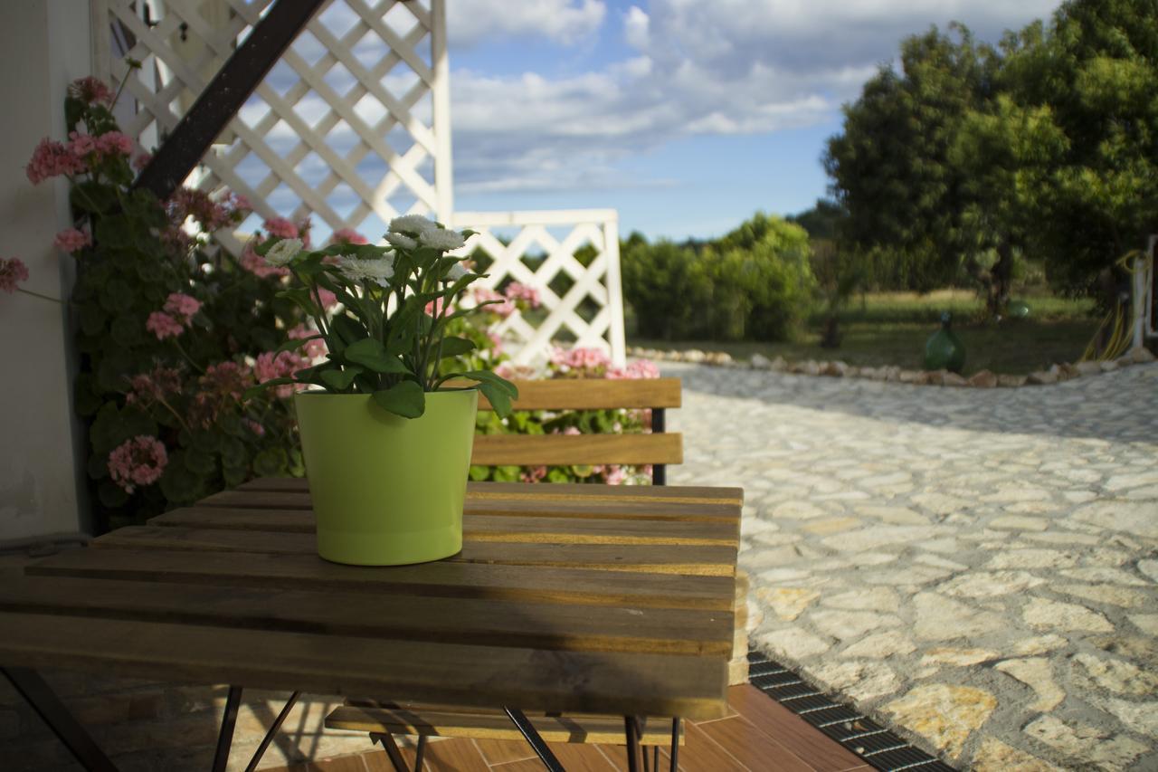 Fontana La Pietra Villa Пистичи Екстериор снимка