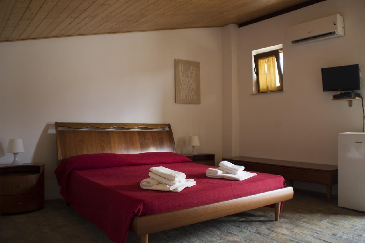 Fontana La Pietra Villa Пистичи Екстериор снимка