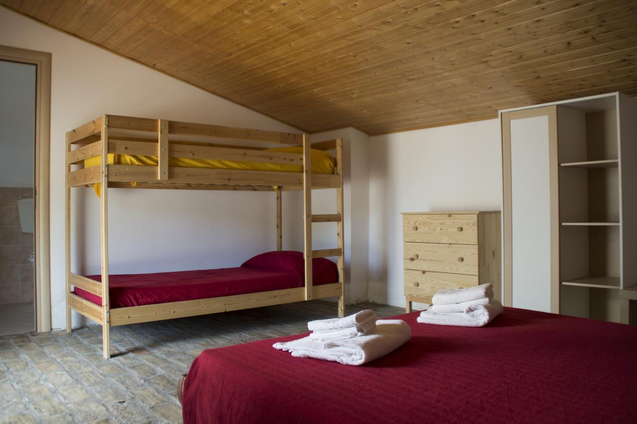 Fontana La Pietra Villa Пистичи Екстериор снимка