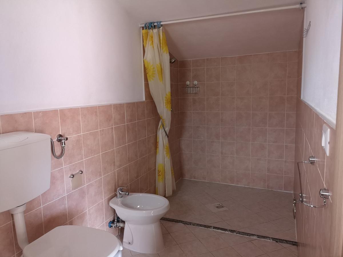 Fontana La Pietra Villa Пистичи Екстериор снимка